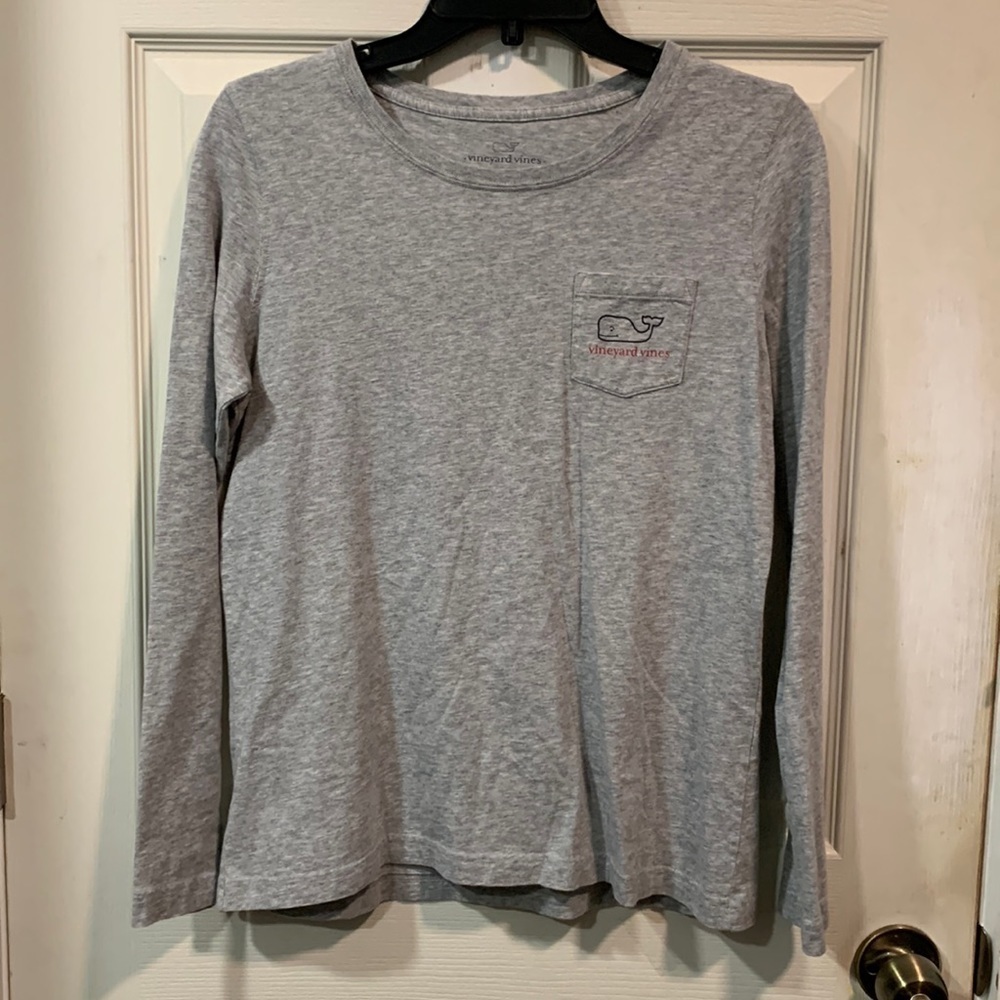 🎄 Vineyard Vines Women's Santa Christmas Whale Long-Sleeve Pocket Tee, Small